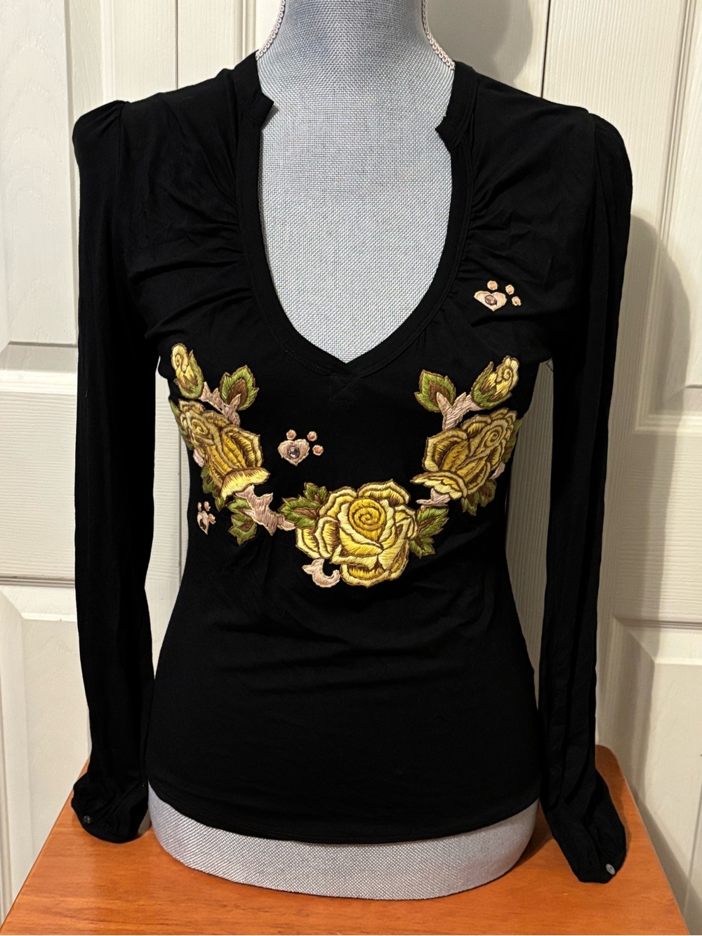 Soul Revival Black V-Neck Top with Yellow Rose Embroidery Vintage Y2K size Small